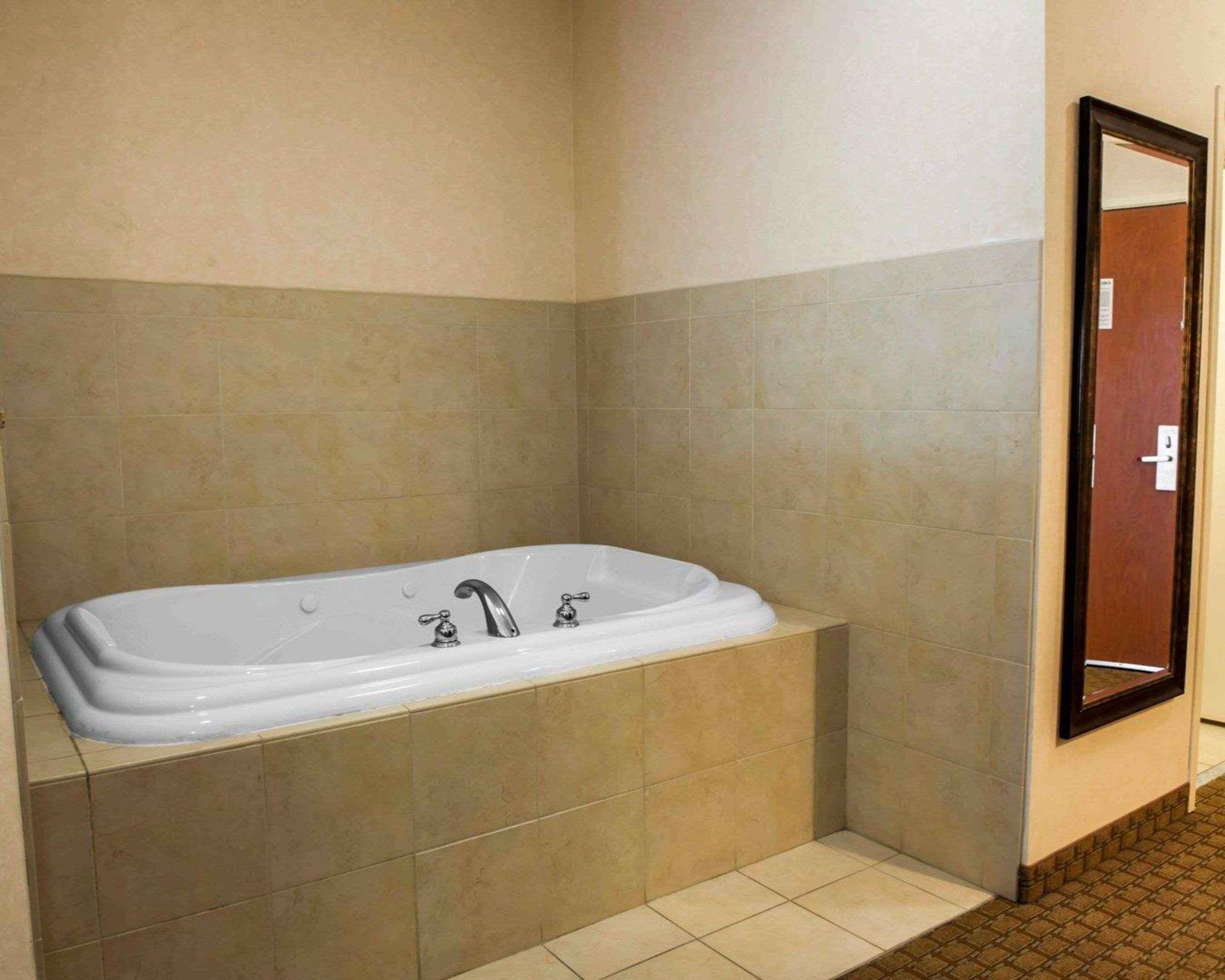 Comfort Suites Southport Eksteriør billede