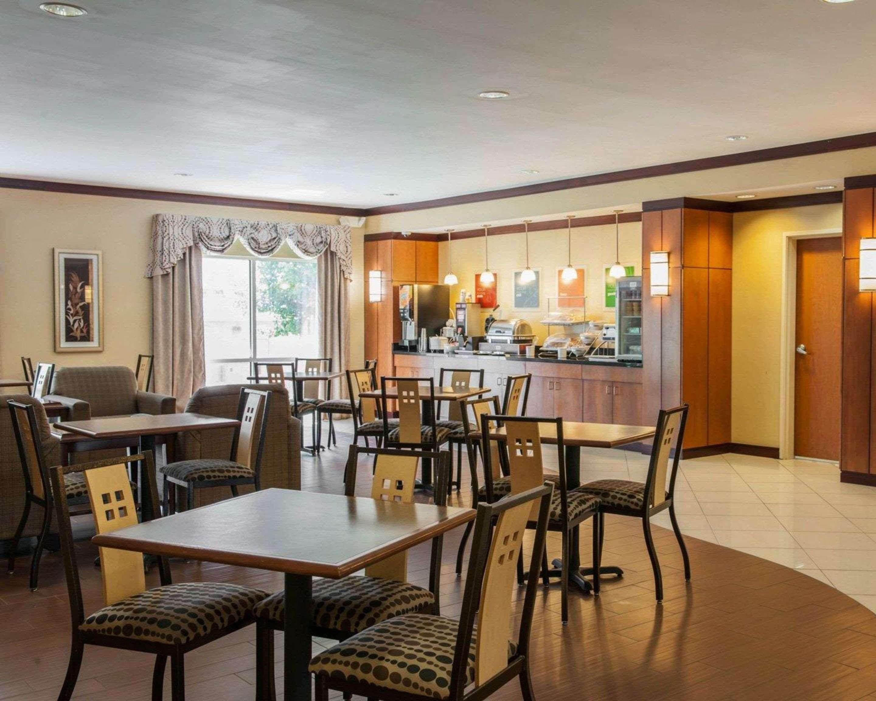 Comfort Suites Southport Eksteriør billede